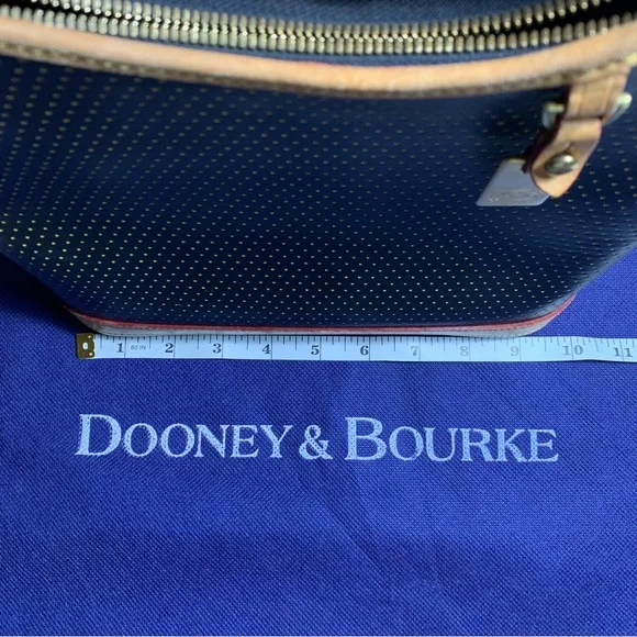 DOONEY & BOURKE | Vintage Shoulder Bag - Picture 16 of 17
